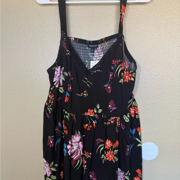 Torrid Black Floral top - Picture 1 of 9